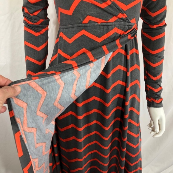 More of Me Maternity Long Sleeve Chevron Dress - Picture 3 of 7